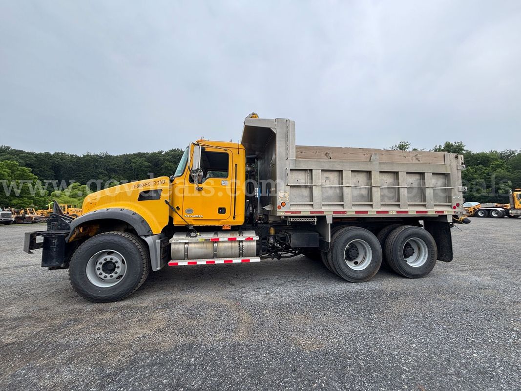 2008 Mack GU713 Granite Cab‑Behind‑Engine Dump Truck