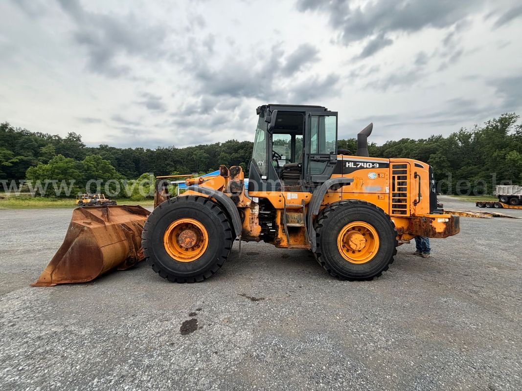 2010 Hyundai HL740‑9 Wheel Loader