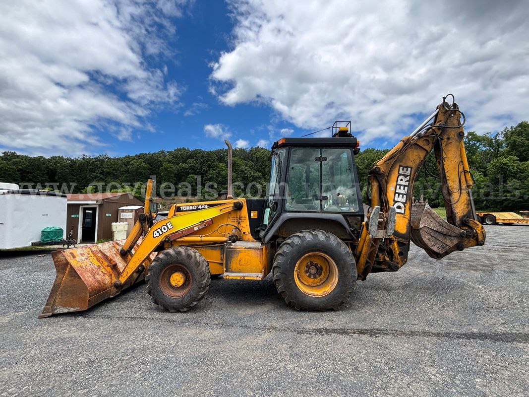 1998 John Deere 410E Backhoe Loader – Runs & Operates