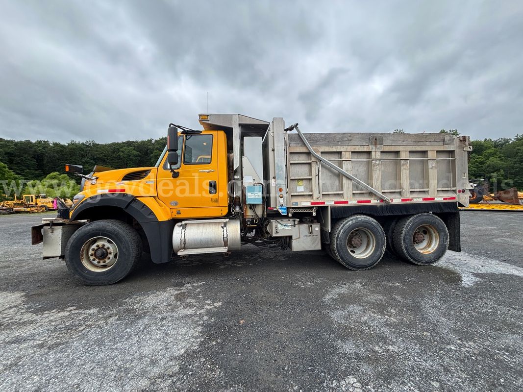 2012 International WorkStar 7600 SFA 6×4 Dump Truck w/ Snow Equipment