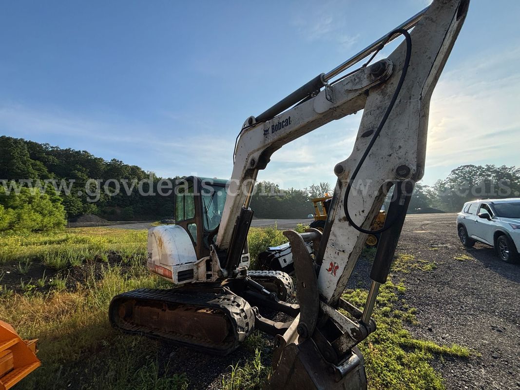 2005 Bobcat 0341 Excavator – Runs & Operates