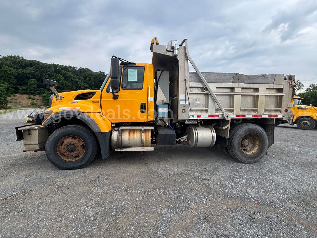 2008 International 7400 SFA Dump Truck