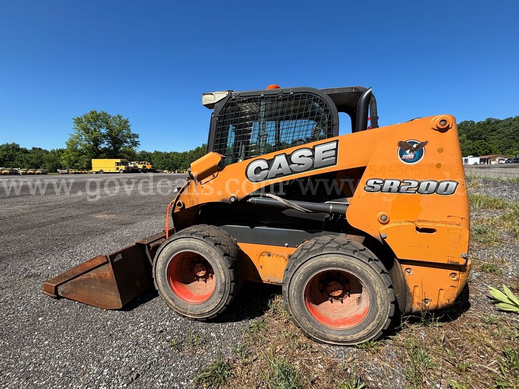 2012 CASE SR200 Skid Steer Loader – Runs & Operates