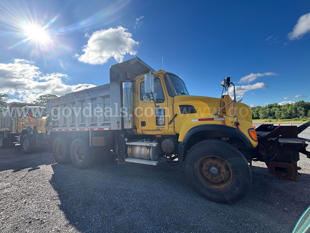 2007 Mack CV713 Granite Tandem Dump Truck w/ Snow Plow