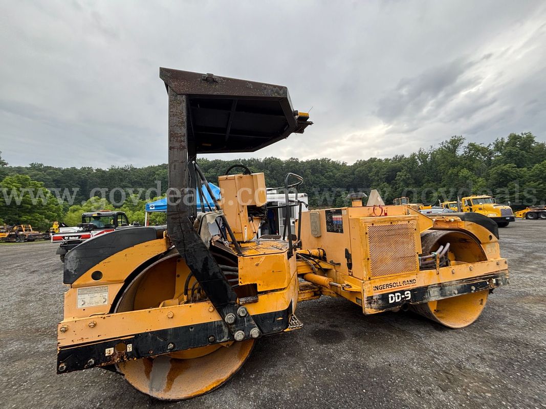 1999 Ingersoll Rand DD90 10‑Ton Vibratory Roller – Runs & Operates