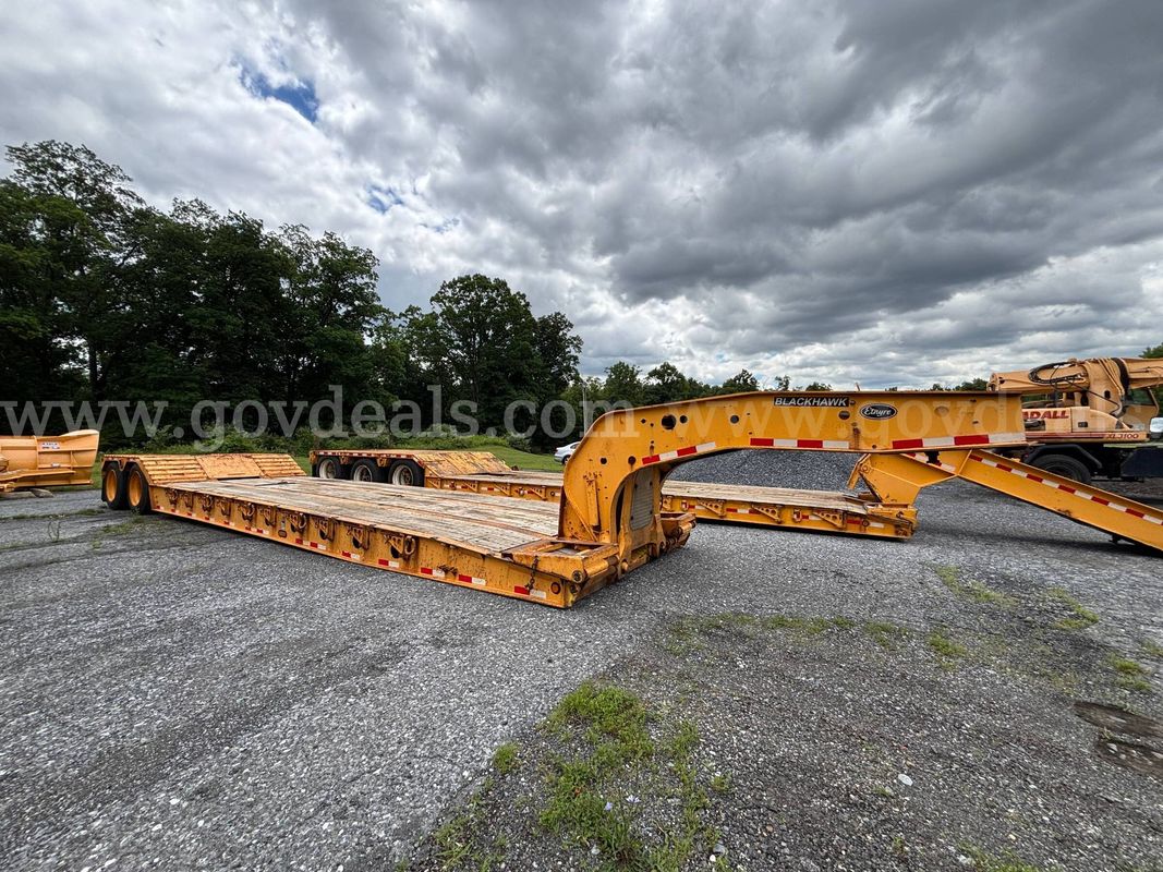 2010 Etnyre RTN35TD Lo‑Boy Trailer