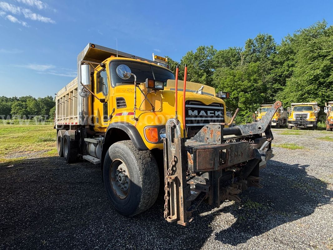 2006 Mack CV713 Granite Tandem Dump Truck w/ Flink Spreader