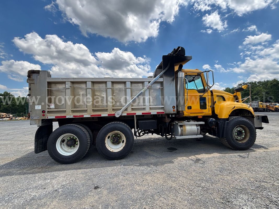 2007 Mack CV713 Granite Tandem Dump Truck w/ Spreaders