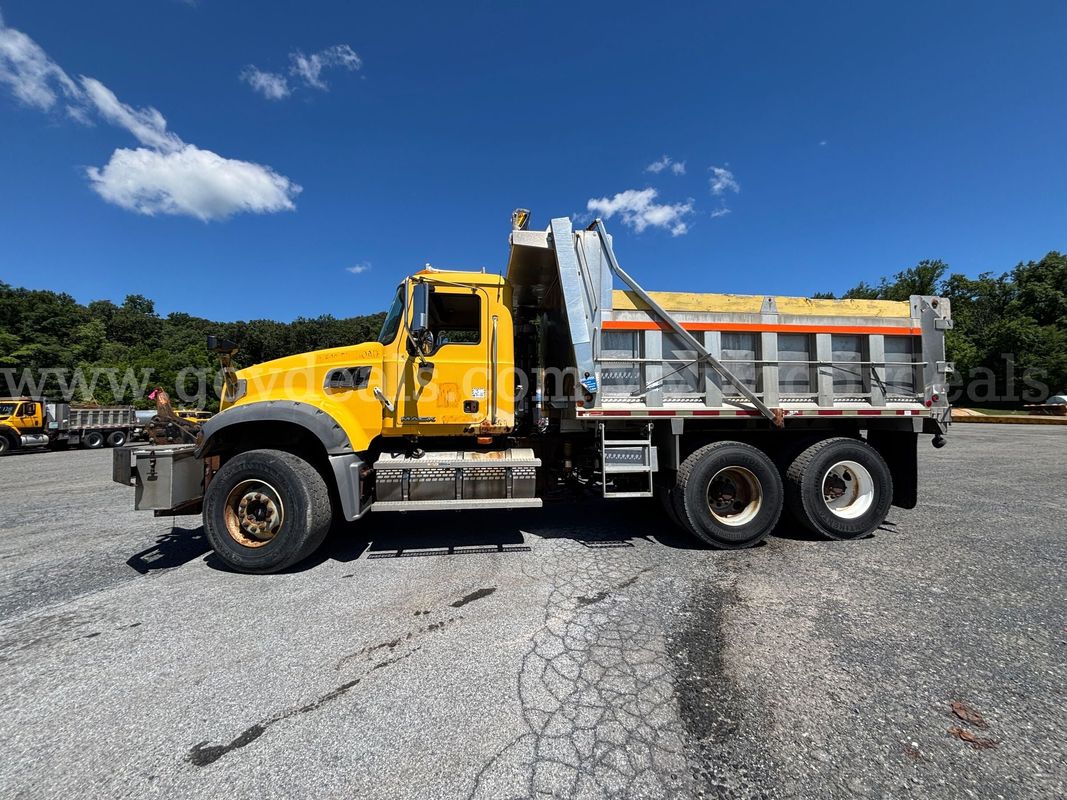 2008 Mack GU713 Cab‑Behind‑Engine Tandem Dump Truck w/ Snow Plow
