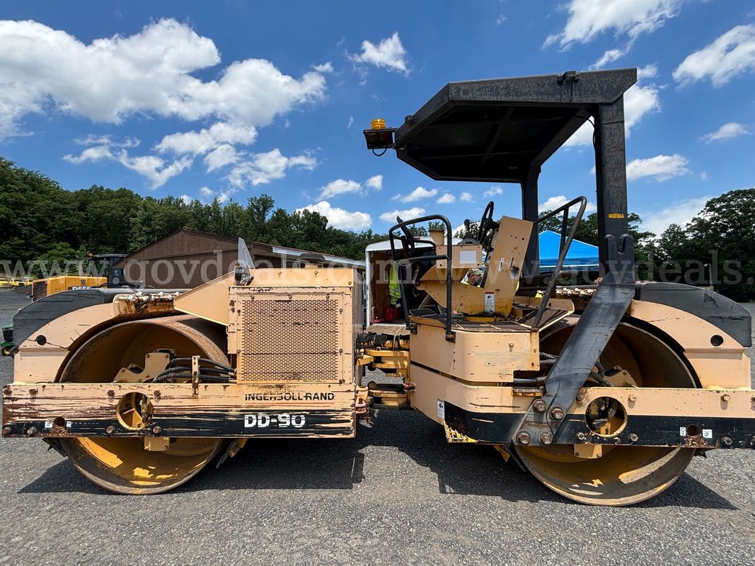 1999 Ingersoll Rand DD90 Vibratory Roller
