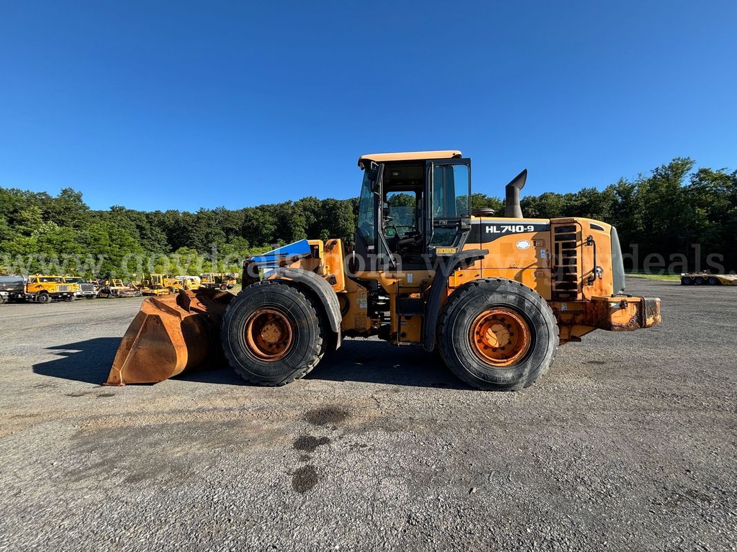 2013 Hyundai HL740‑9 Wheel Loader