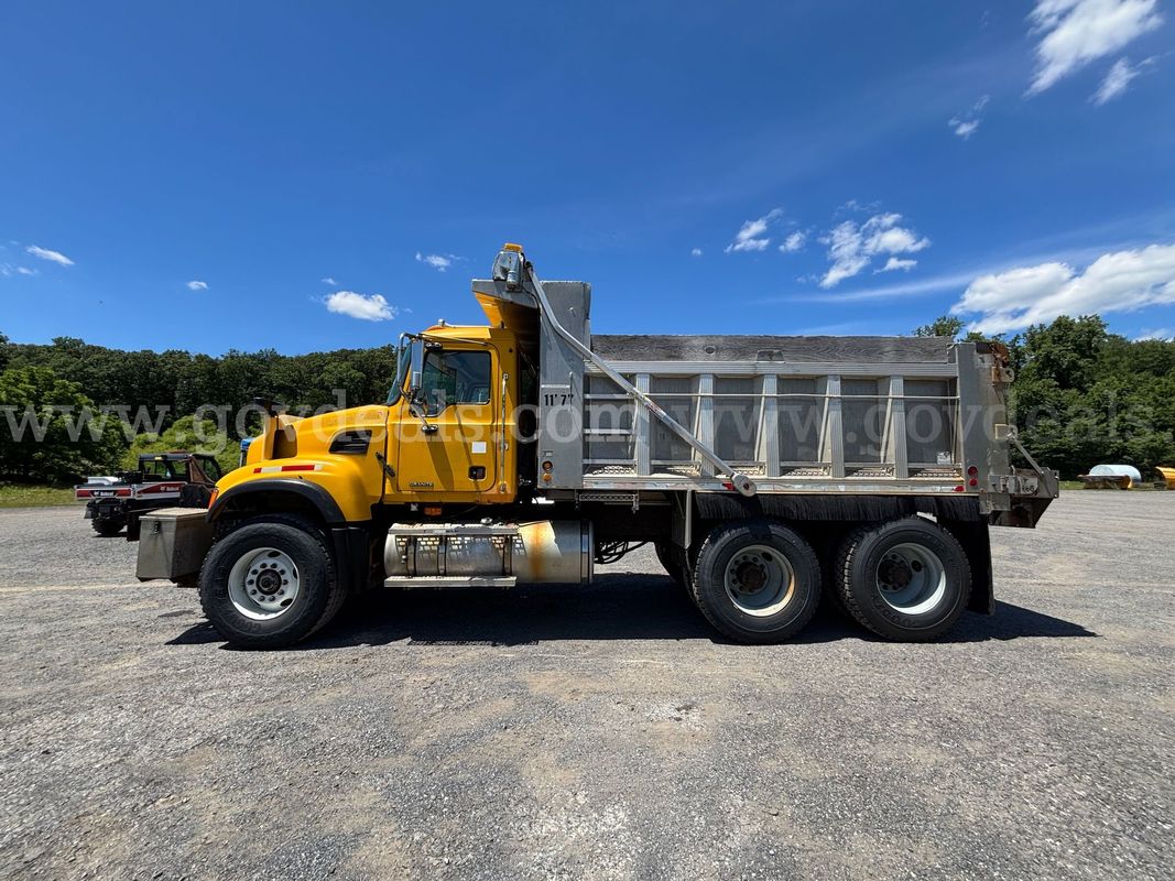 2005 Mack CV713 Granite Tandem Axle Dump Truck w/ Spreader
