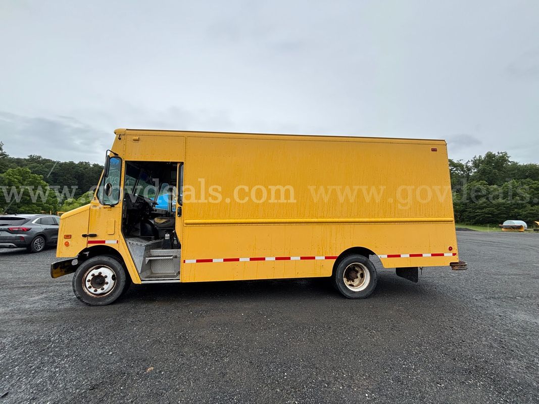 2007 International 1652 SC Box Van