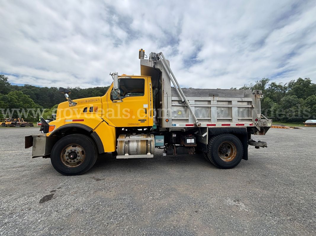 2006 Sterling L8500 Single Axle Dump Truck w/ Spreader