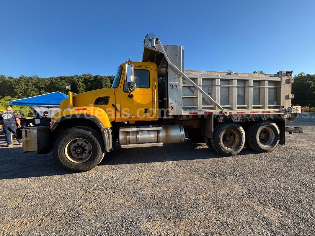 2005 Mack CV713 Granite Tandem Axle Dump Truck w/ Spreader