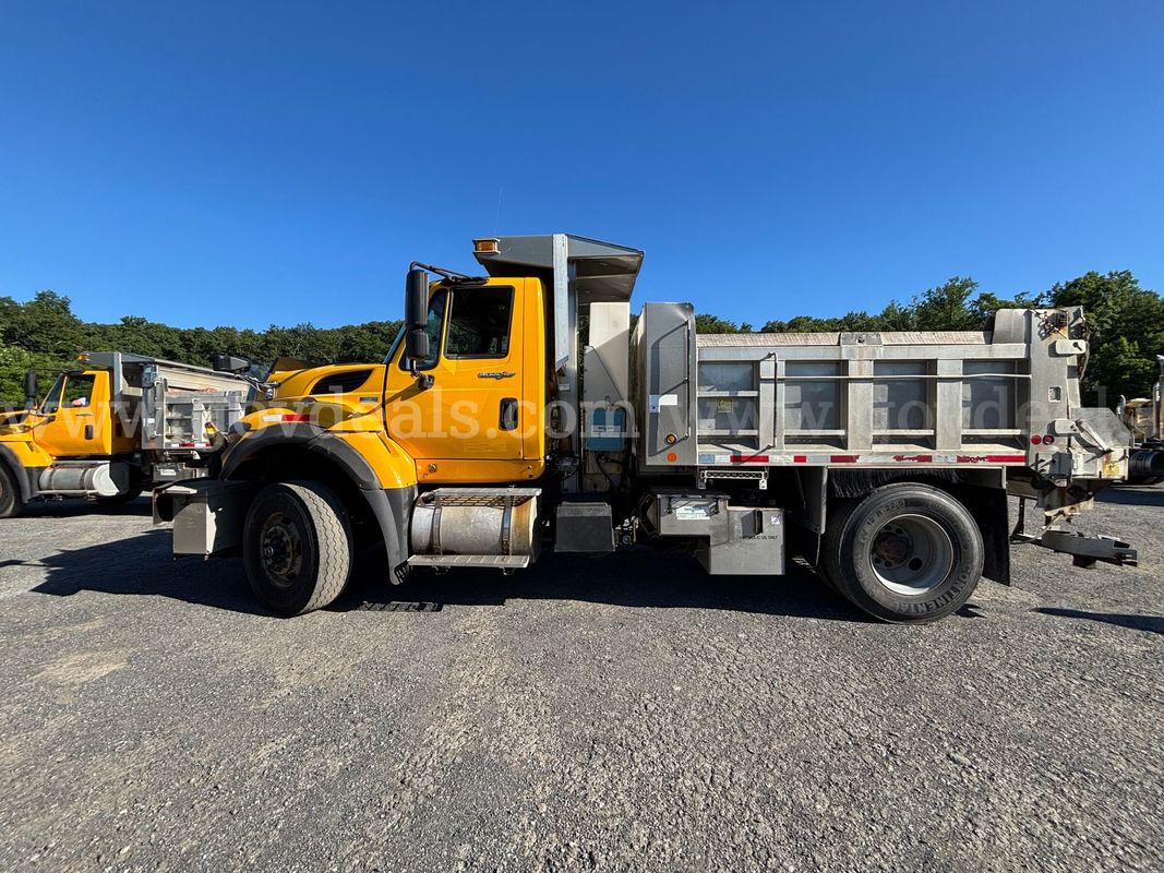 2011 International 7400 SFA 4x2 Single Axle Dump Truck w/ Spreader