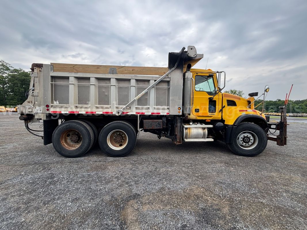 2005 Mack CV713 Granite Tandem Axle Dump Truck w/ Spreader