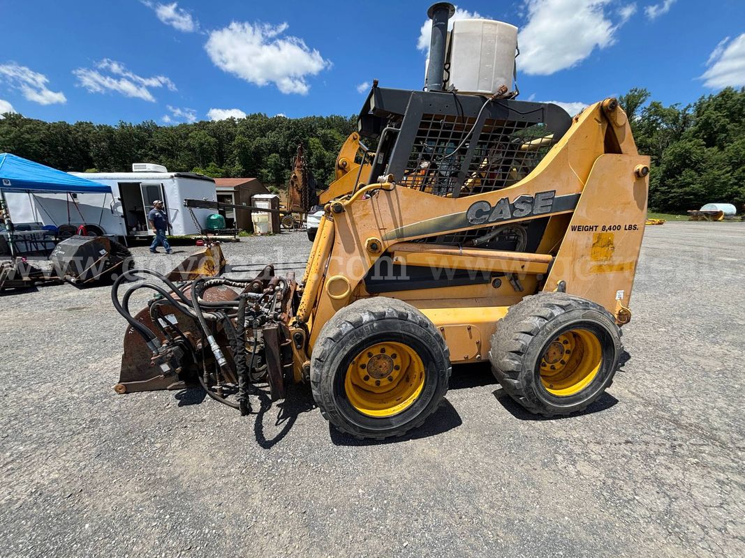 2004 Case 85XT Skid Steer Loader w/ Attachments & Extra Doors