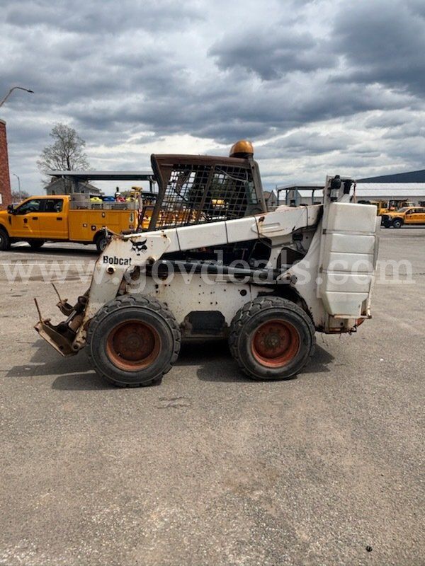 2004 Bobcat S220 Skid Steer Loader