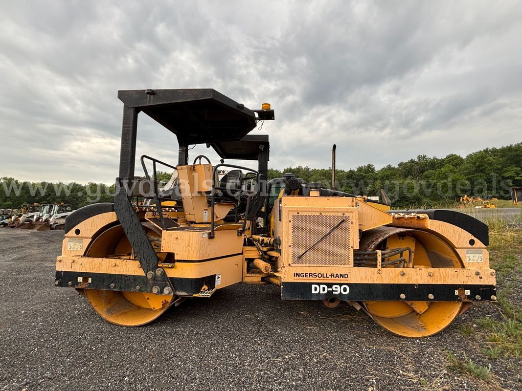 1999 Ingersoll‑Rand DD90 Paving Roller