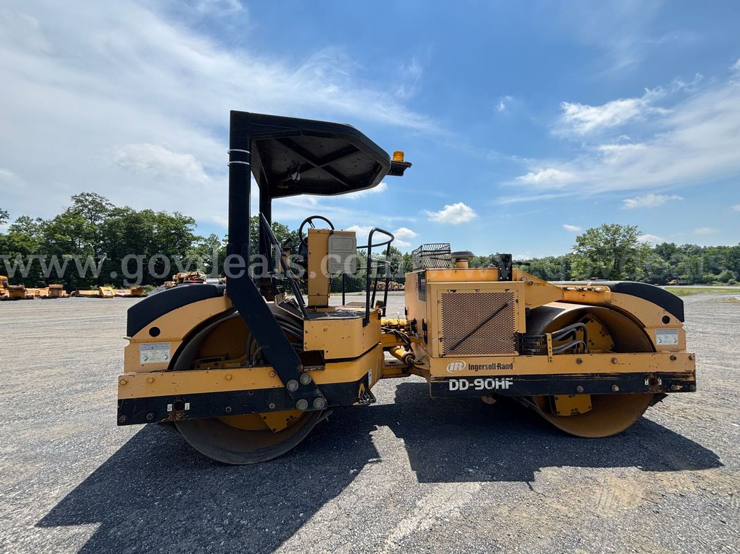 2002 Ingersoll‑Rand DD90HF Paving Roller