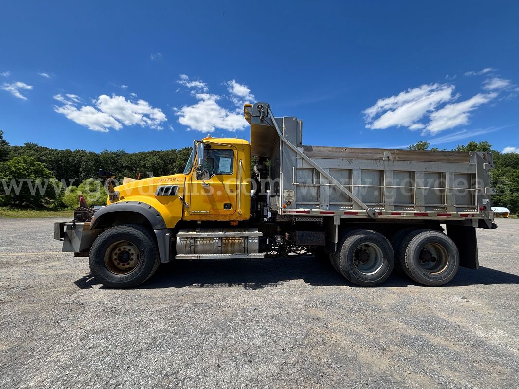 2008 Mack GU713 Granite Tandem Dump Truck – Operational / Needs SCR Work