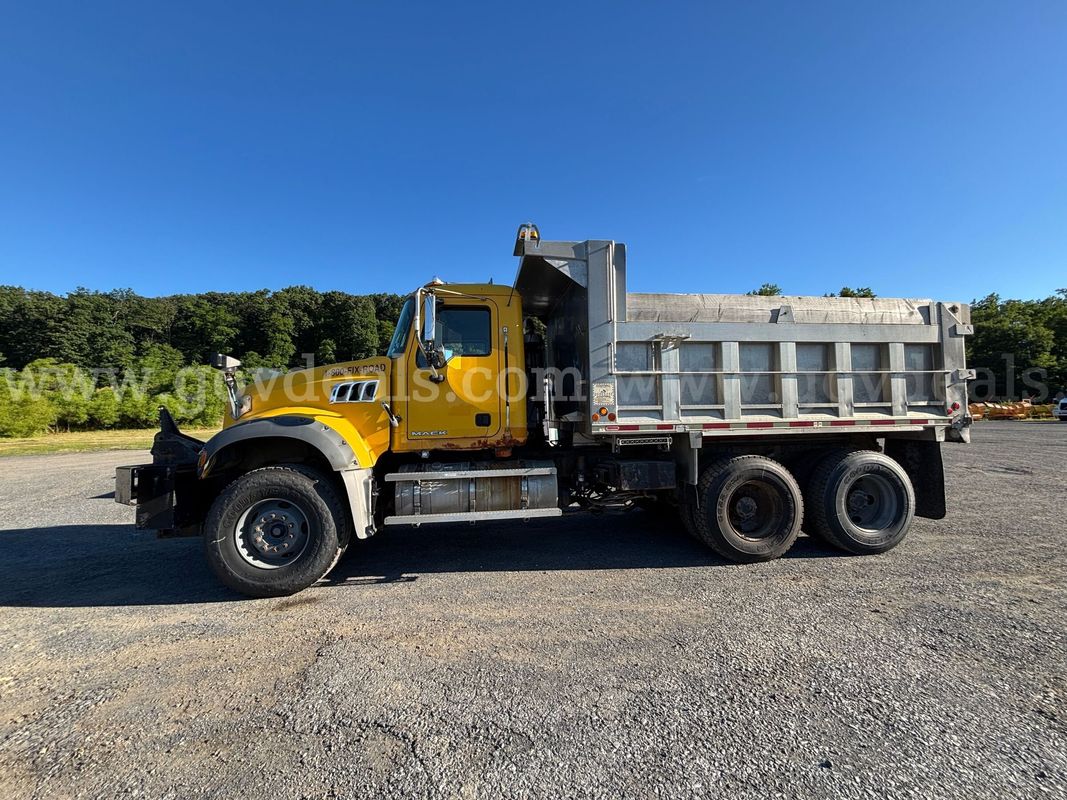 2008 Mack GU713 Granite Tandem Dump Truck