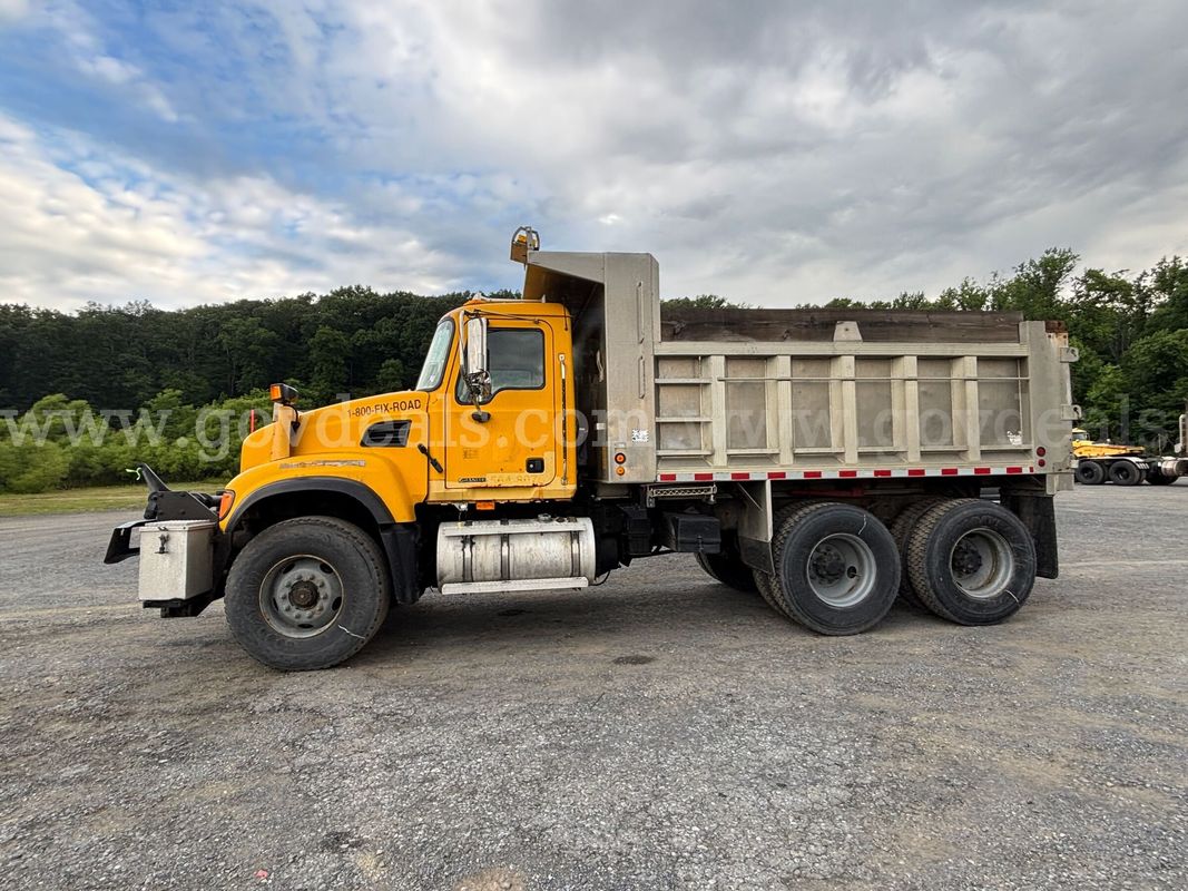2004 Mack CV713 Granite Tandem Dump Truck
