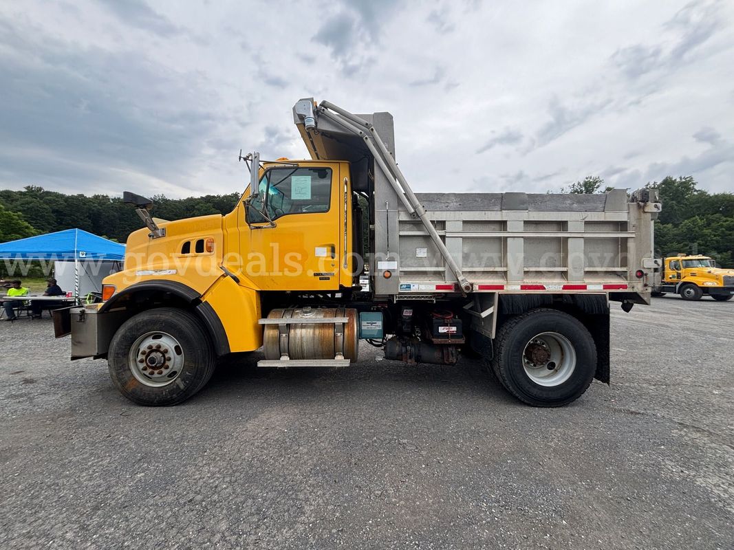 2006 Sterling L8500 Dump Truck