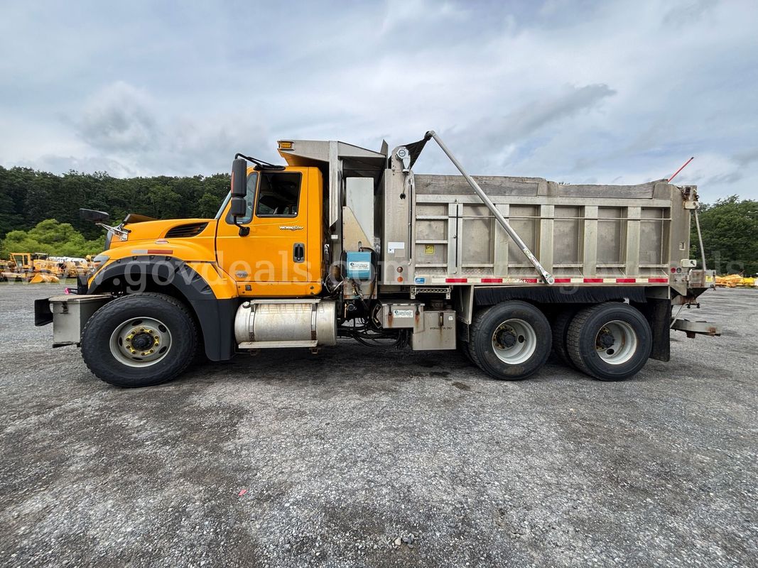 2013 International WorkStar 7600 Dump Truck w/ Flink Spreader & Gledhill Plow – Runs & Drives