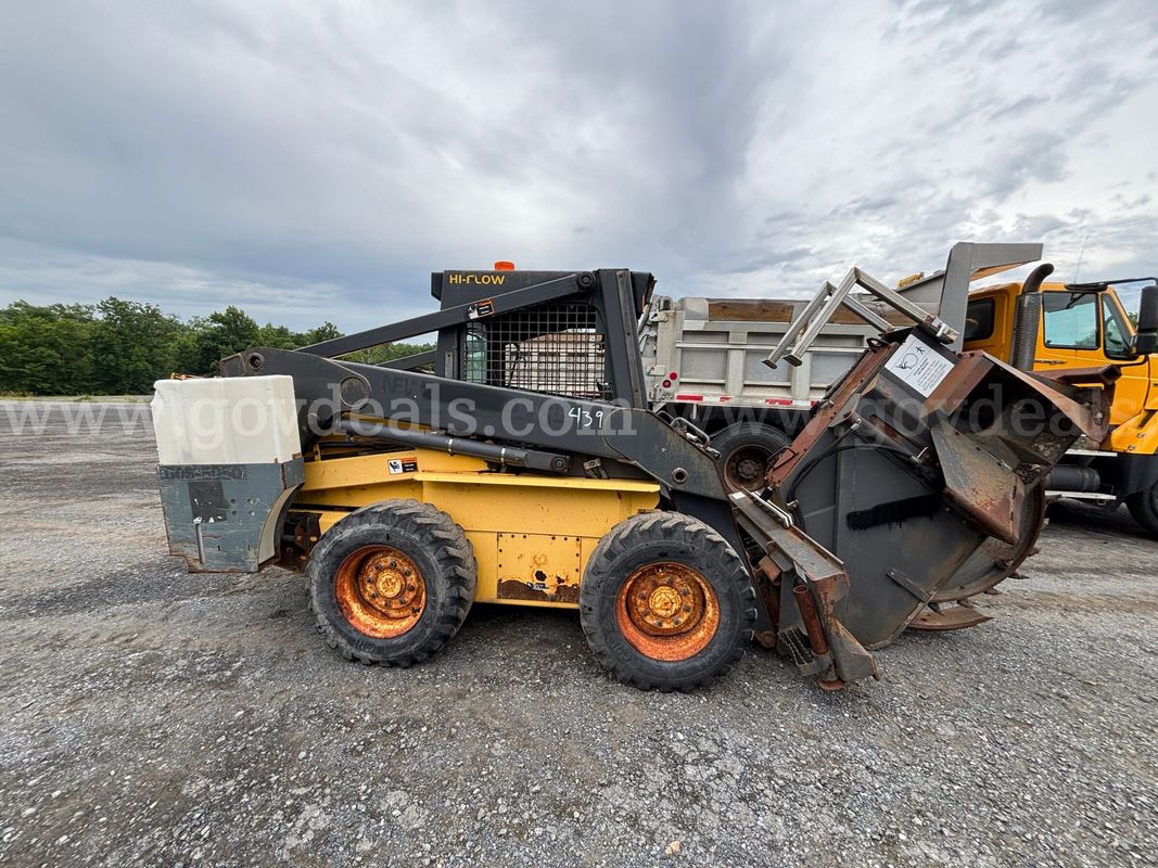 2002 New Holland LS190 Skid Steer w/ Bobcat Attachment – Runs & Operates