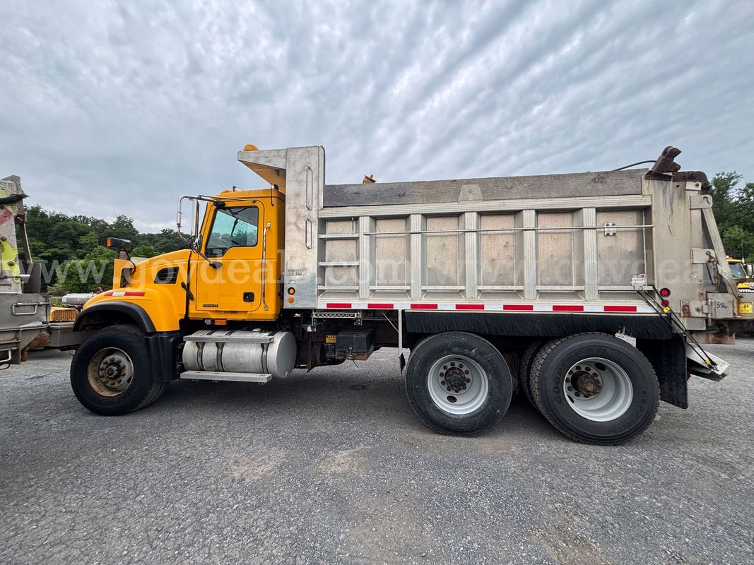 2004 Mack CV713 Granite Dump Truck w/ 2 Plows & Flink Spreader