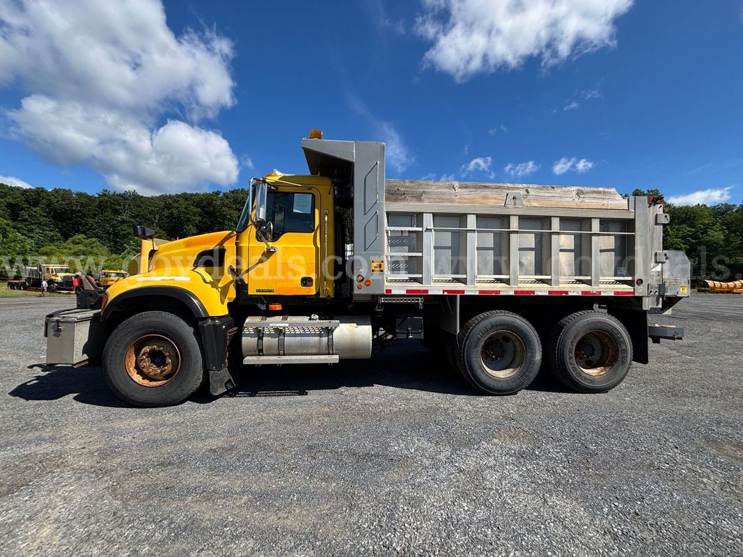 2007 Mack CV713 Dump Truck w/ Flink Spreader – Runs