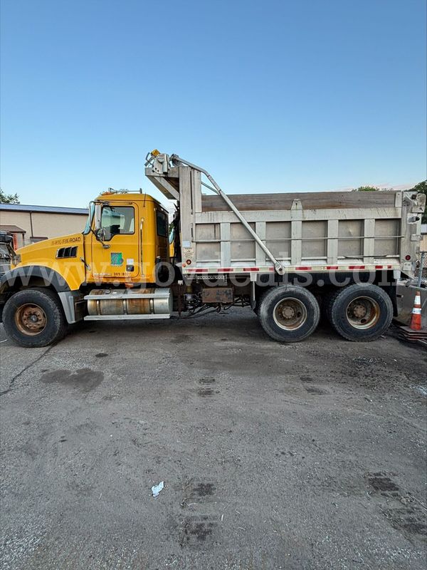 2009 Mack GU713 Dump Truck – Runs & Drives