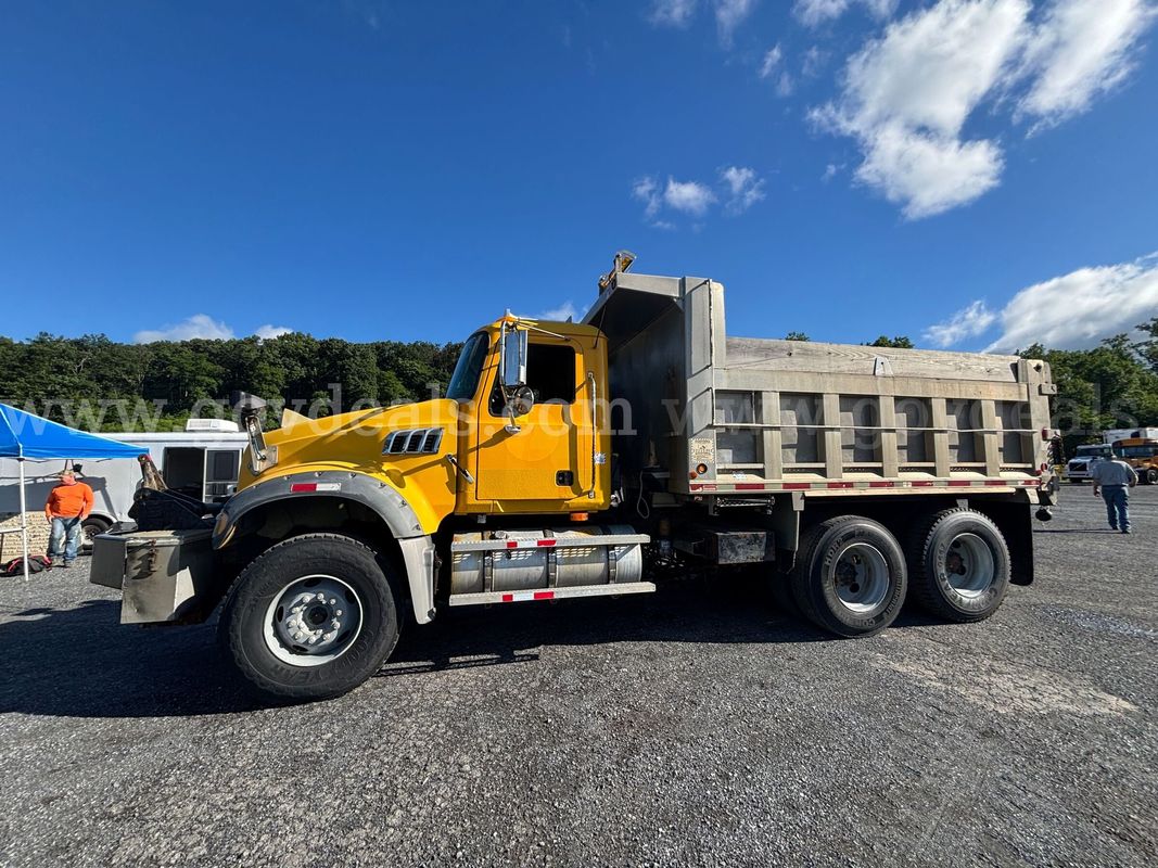 2008 Mack GU713 Dump Truck – Runs & Drives / Recent Cab Restoration
