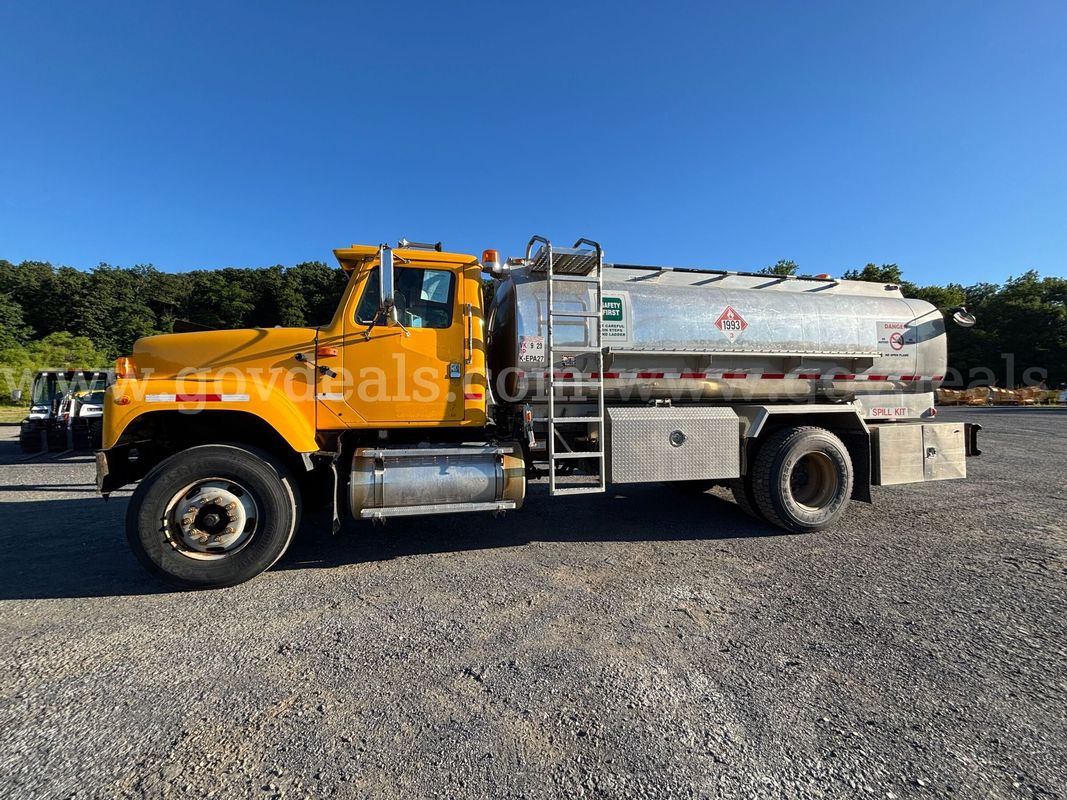 2001 International 2554 Fuel Truck – Runs