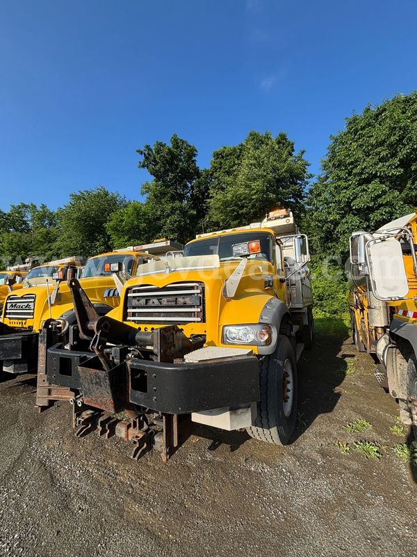 2010 Mack GU713 Tandem Dump Truck