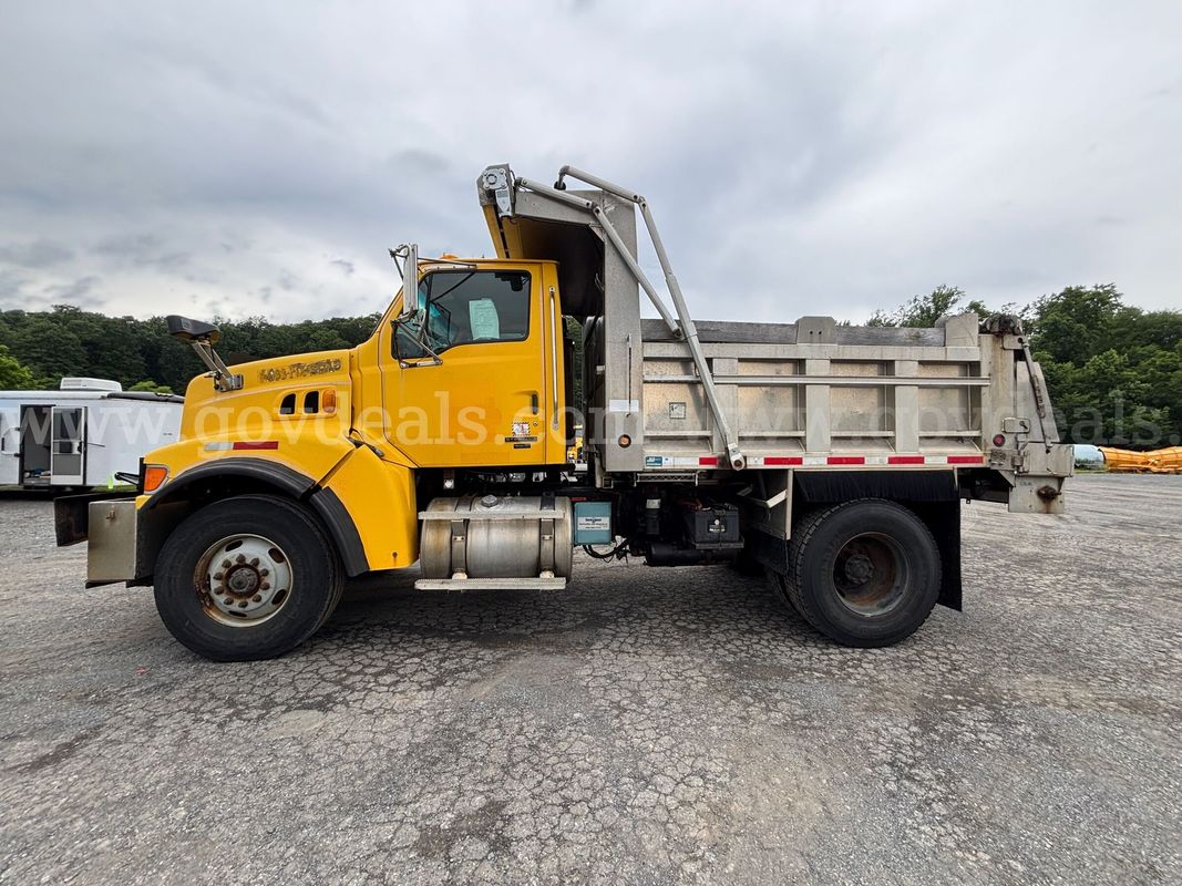 2007 Sterling L8500 Dump Truck w/ HENDE Spreader