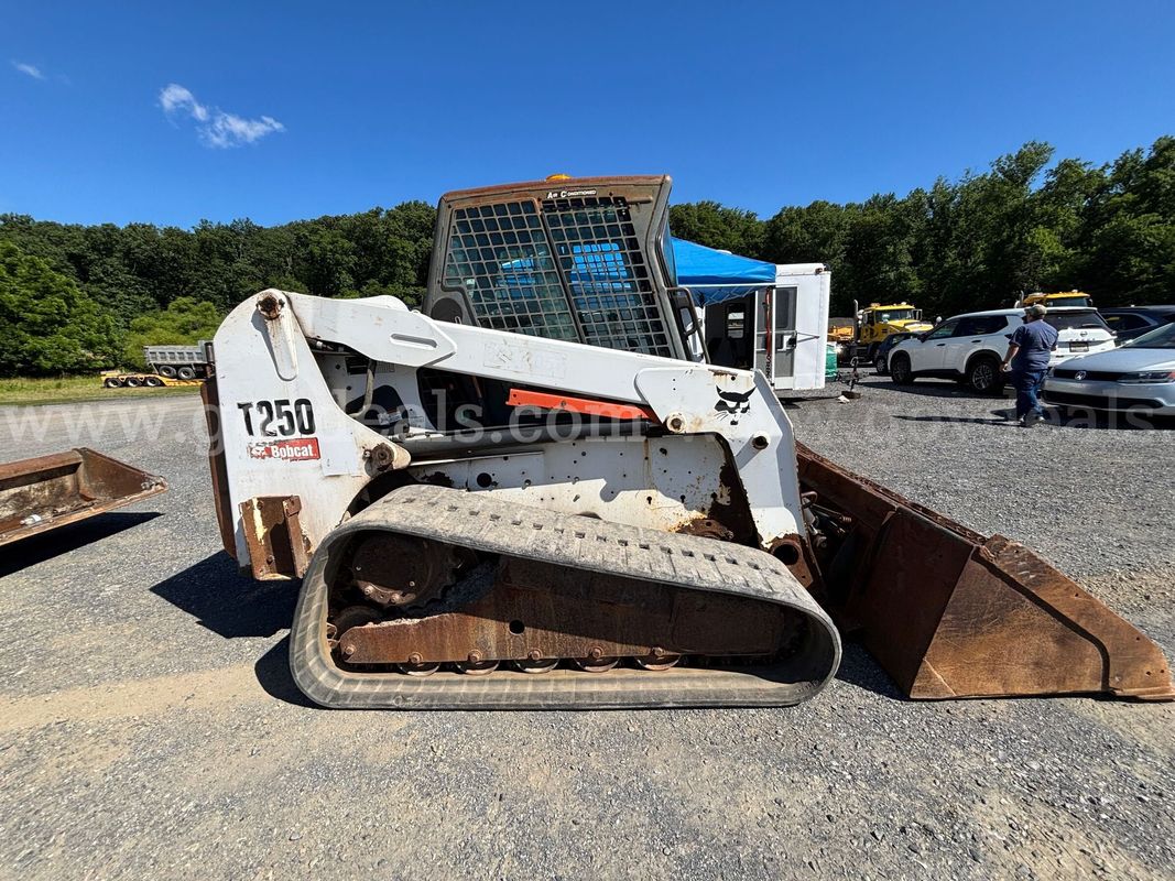 2009 Bobcat T250 – Skid Steer Loader