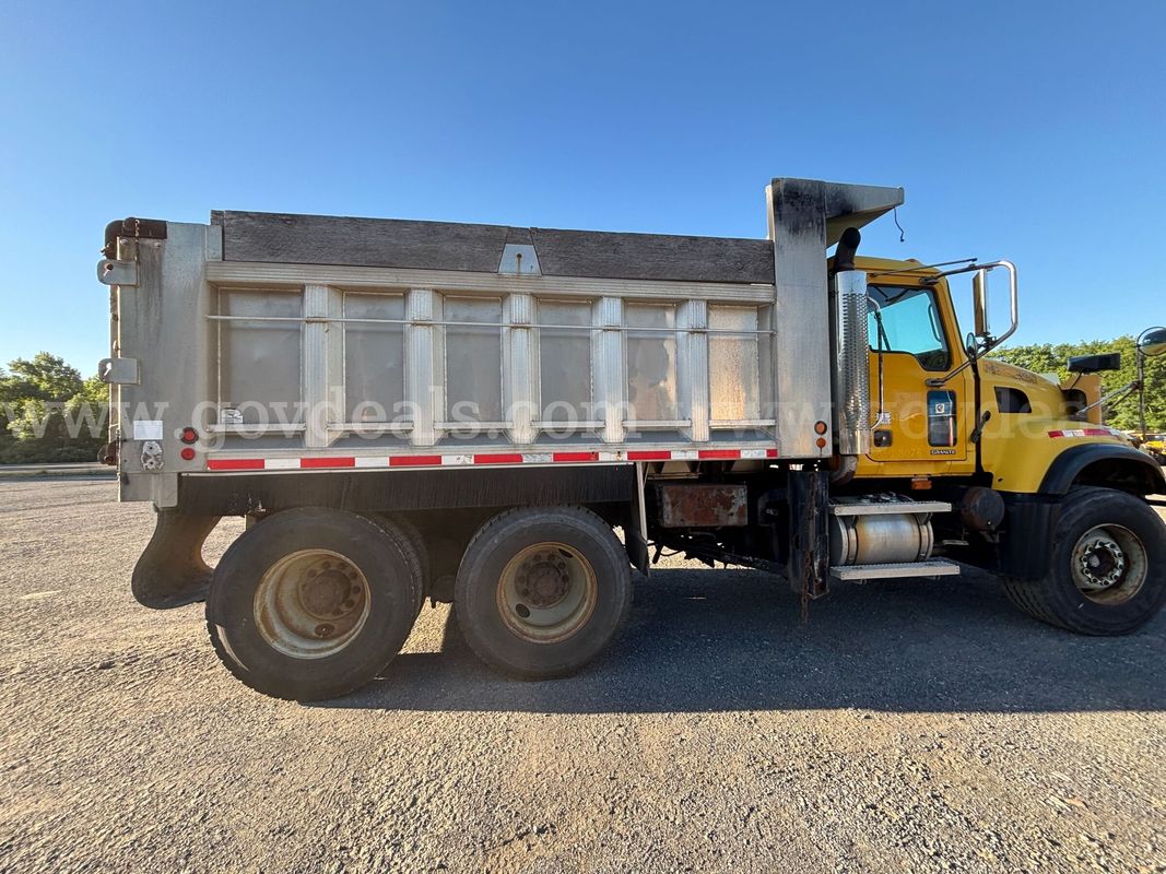 2007 Mack CV713 – Dump Truck