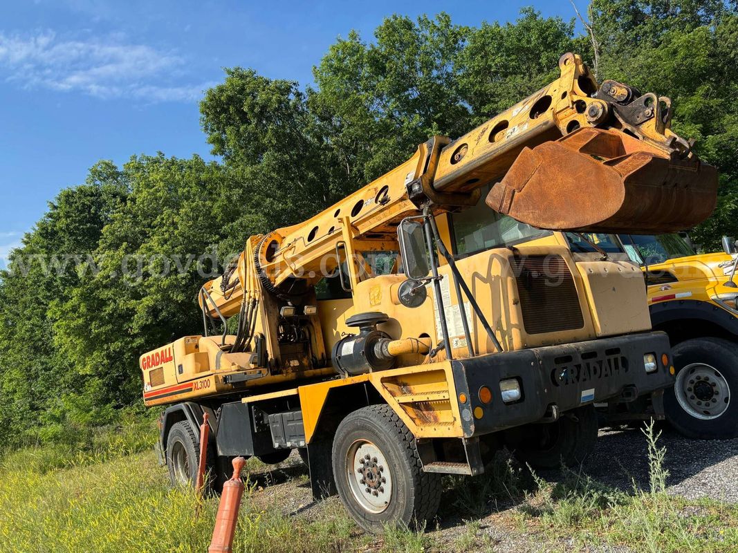 2005 Gradall XL3100 – Excavator