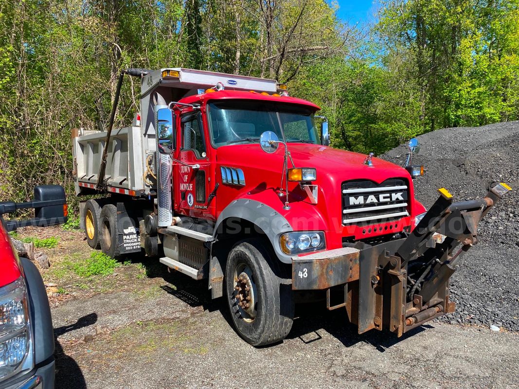 2016 Mack GU713 Dump Truck