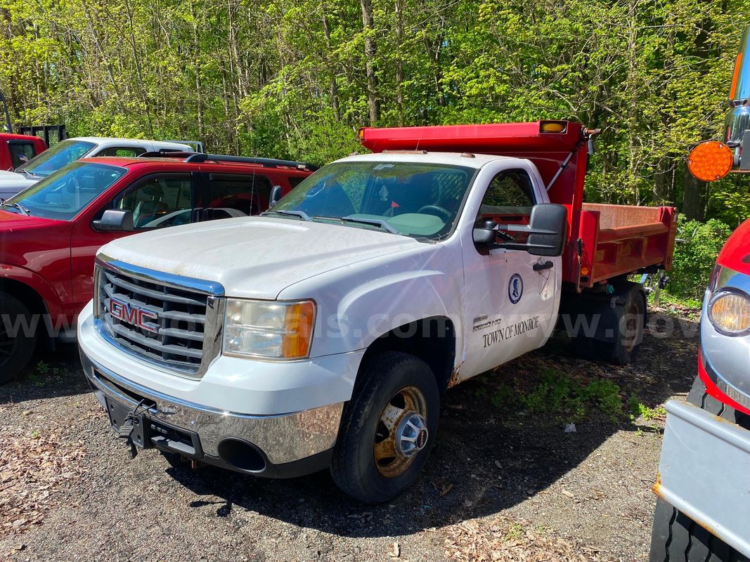 2010 GMC Sierra 3500HD Dump Truck