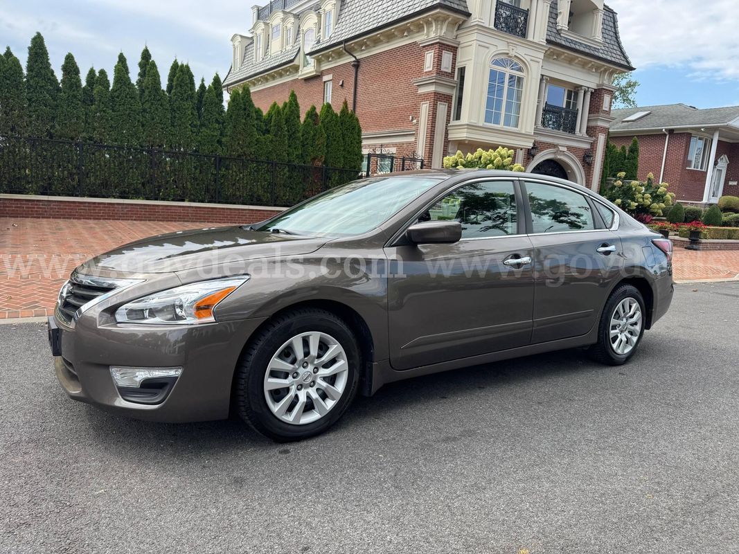 2015 Nissan Altima 2.5 SV original 69k mileage