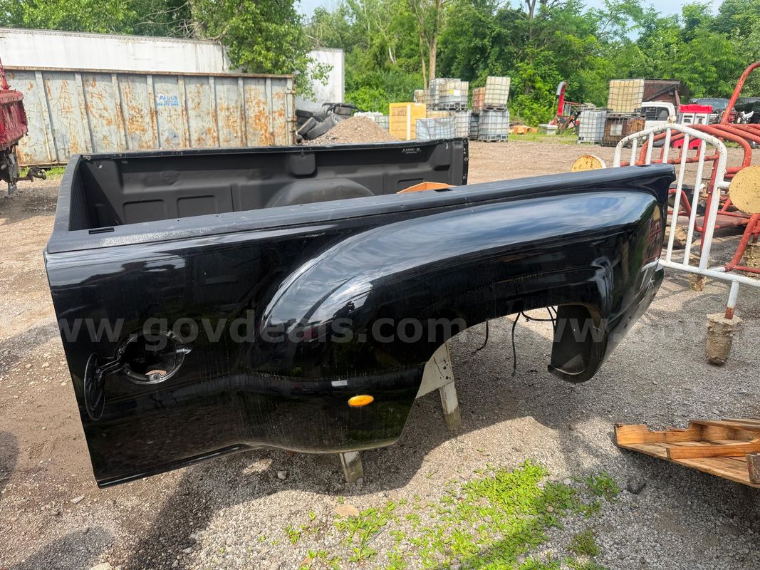 2001-2007 Chevy 3500 8ft bed ONLY