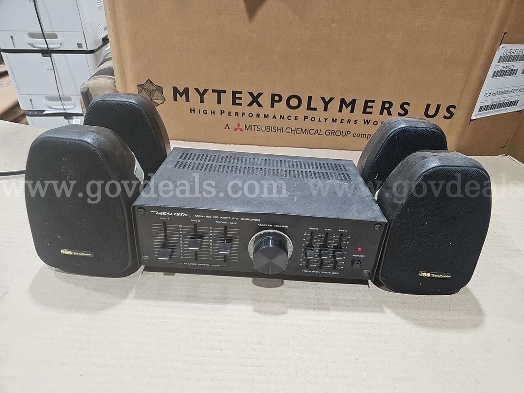 Realistic MPA-40 35W PA Amplifier with 4 BIC America DV32BLK Speakers