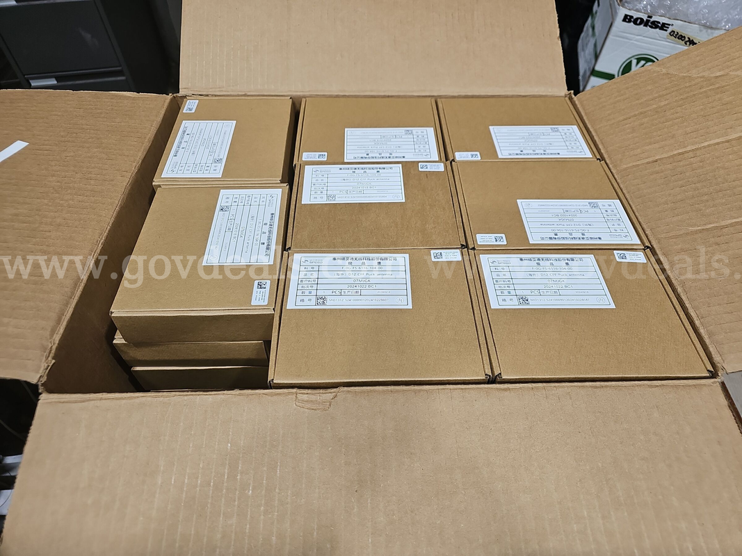 Lot of 48 – New D12 CFF Puck Antennas – F-OG-FS-6116-104-00 – Factory Sealed