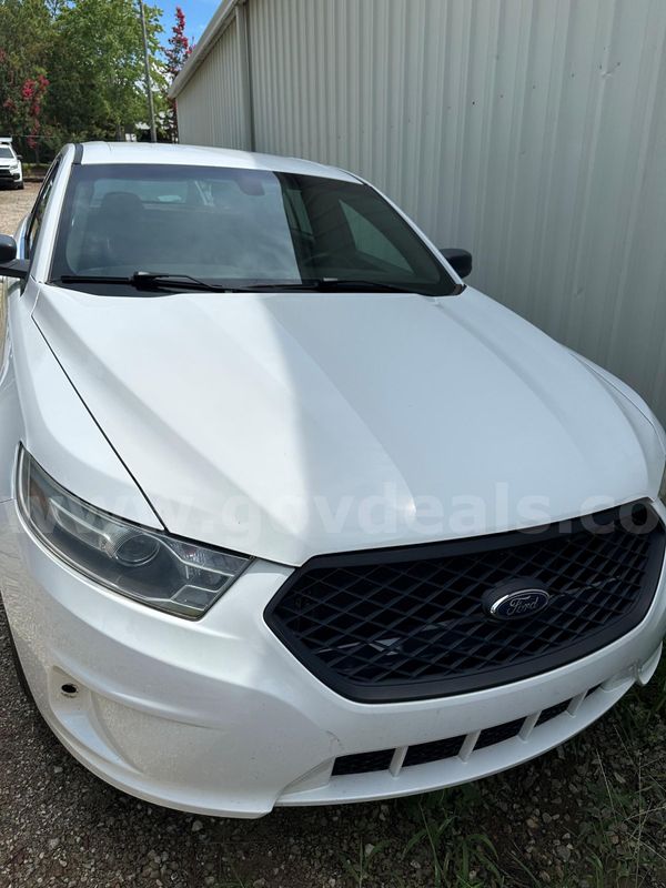2013 Ford Taurus Sedan