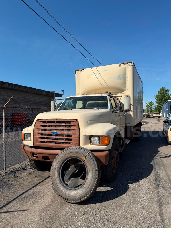 1995 Ford F800