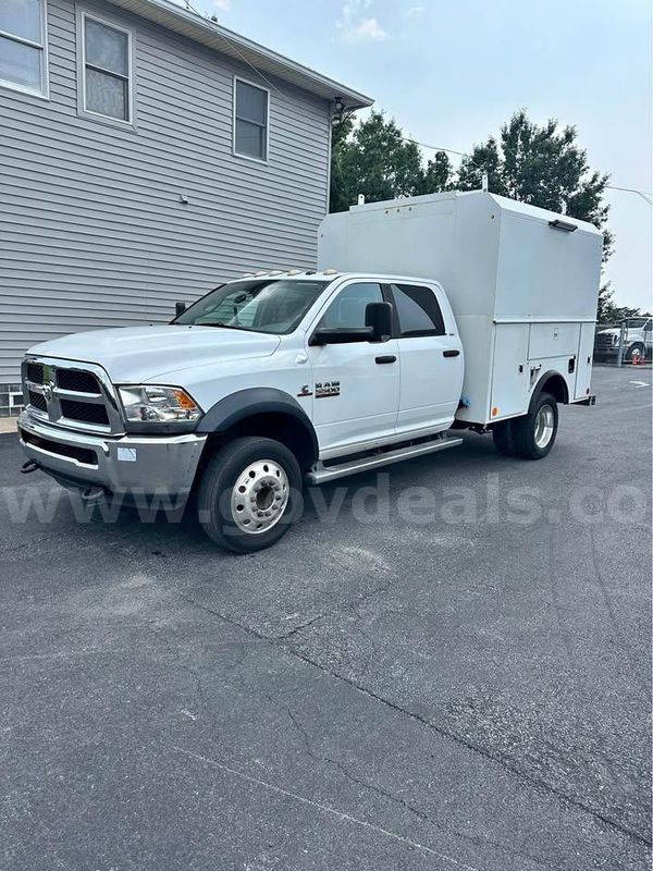 2015 RAM 4X4 5500 SLT SERVICE TRUCK